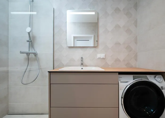 Widzewska Superior By Bookinghost *