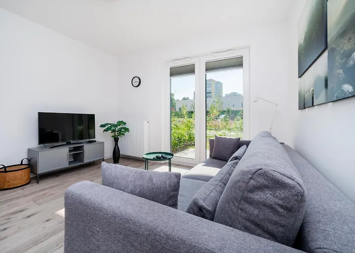 Widzewska Superior By Bookinghost